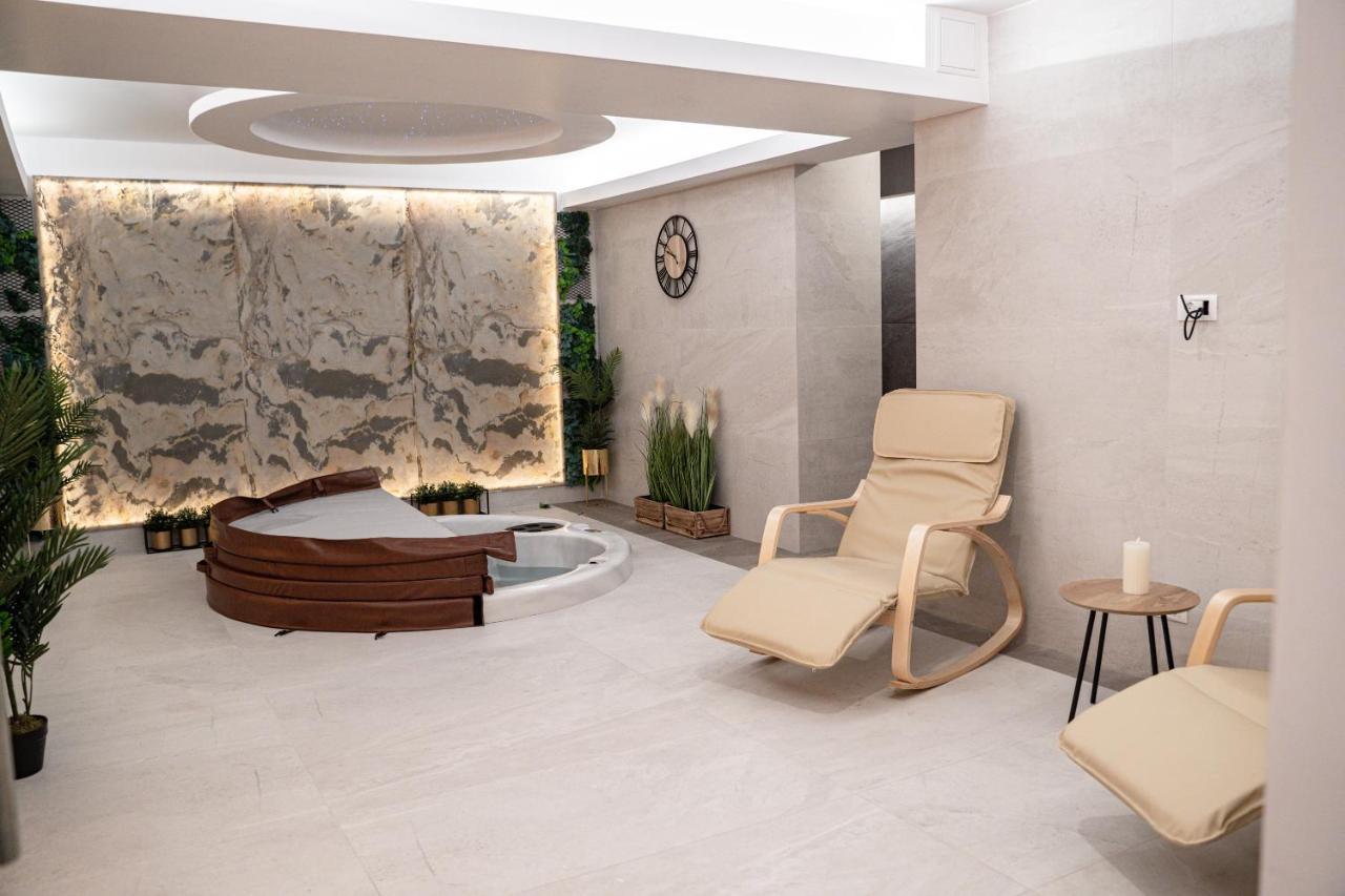 Hotel Caprice 바커우 외부 사진